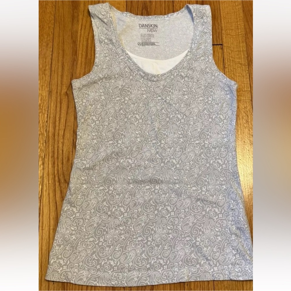Danskin Now Active Stretchy Tank Top Medium 8/10